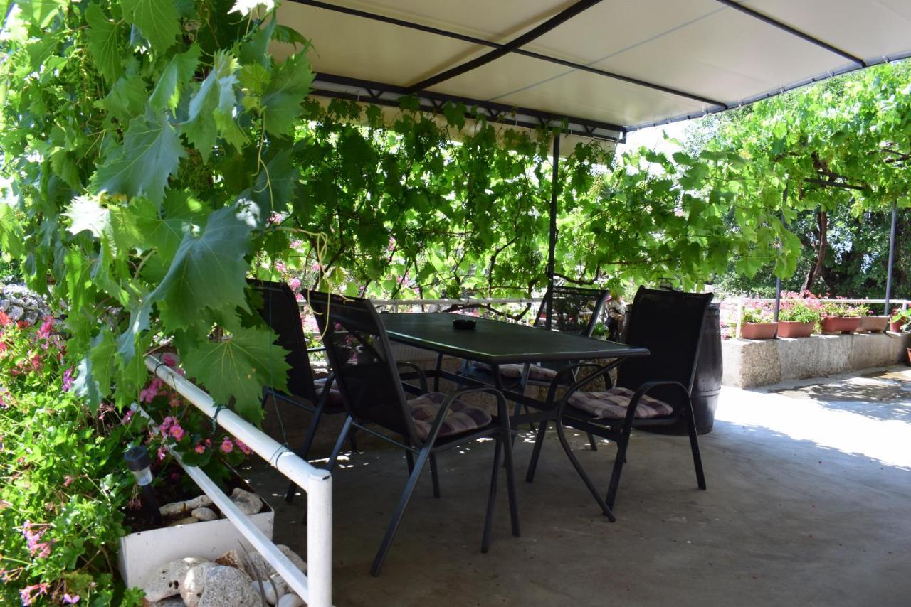 Apartments Sabina I Grapes Malinska Eksteriør bilde